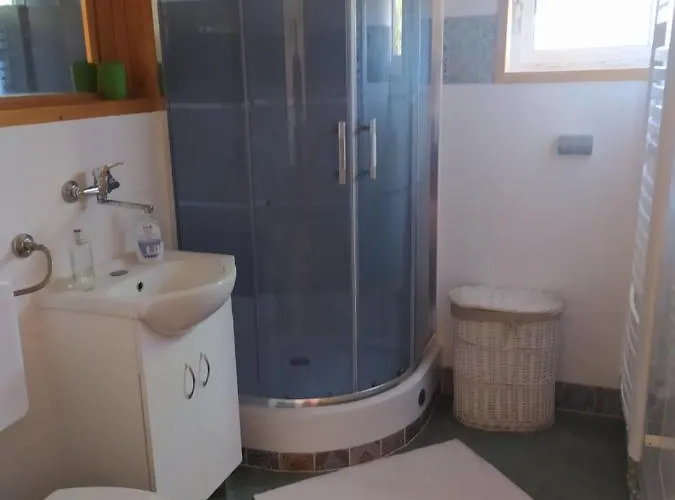 Dom wakacyjny Riverside And Tours *